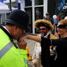 policekiss2